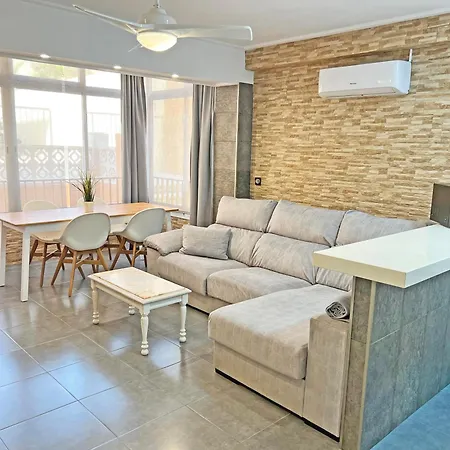 A 150 Metros Del Mar, Parking Gratis, Ac Apartment *