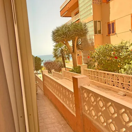 Apartment A 150 Metros Del Mar, Parking Gratis, Ac
