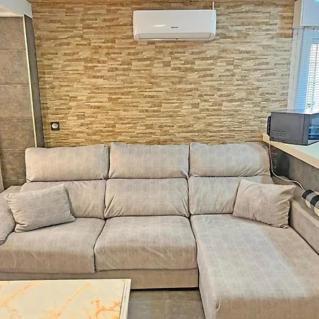 A 150 Metros Del Mar, Parking Gratis, Ac *