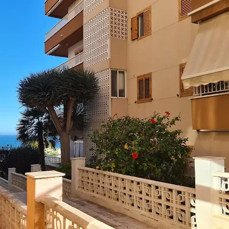 A 150 Metros Del Mar, Parking Gratis, Ac