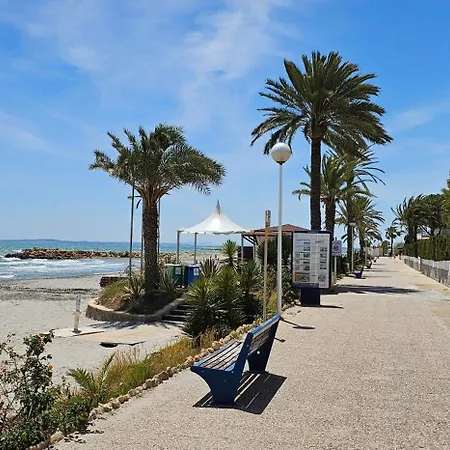 A 150 Metros Del Mar, Parking Gratis, Ac Apartment *